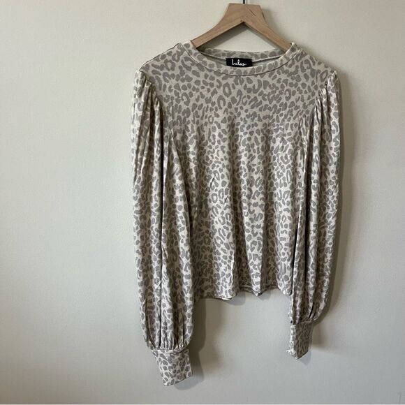 Lulu’s Be Bold Beige Leopard Print Balloon Sleeve Top - Picture 9 of 15